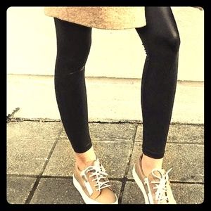 Hue faux leather leggings